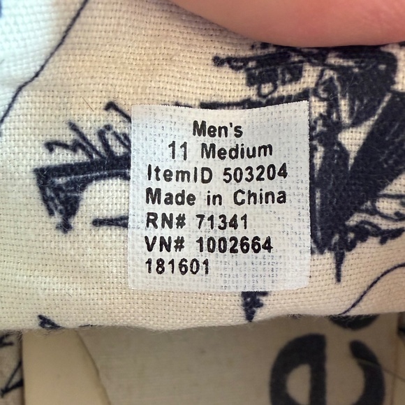 L.L. Bean Men's Unwashed Canvas Boat shoes, sneakers, Size 11 - Picture 4 of 11